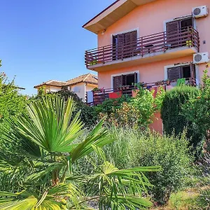 Marinici - With Private Parking Apartment
